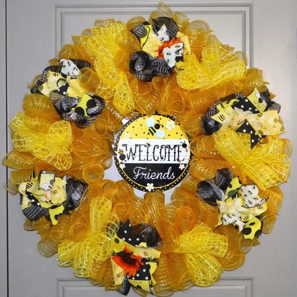 Custom Spring Bee Wreath - Picture 3 of 3